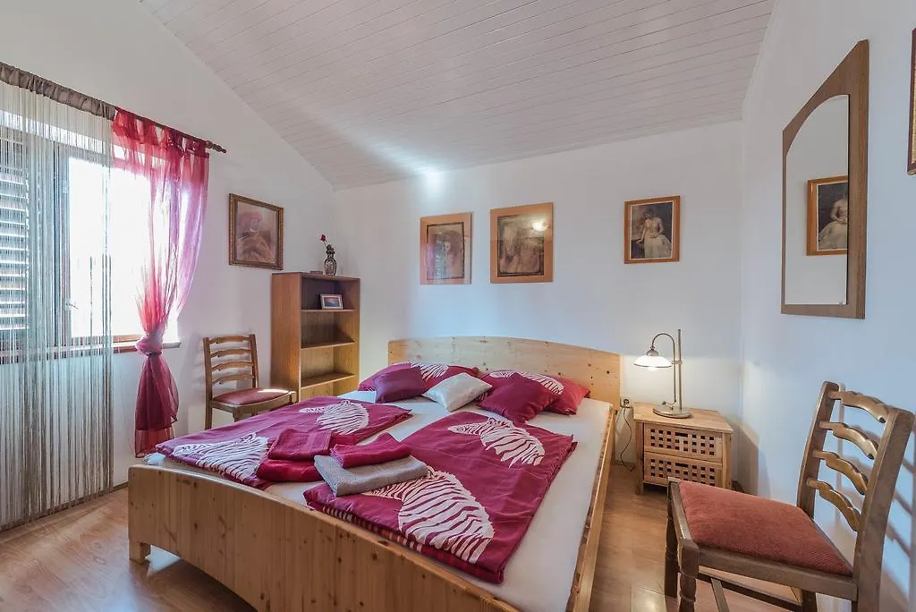 Apartments Eva Sukošan Kroatien