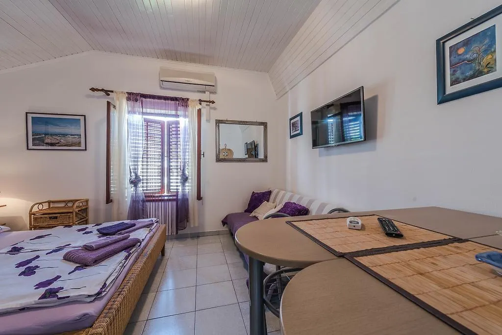 Apartments Eva Sukošan Kroatien